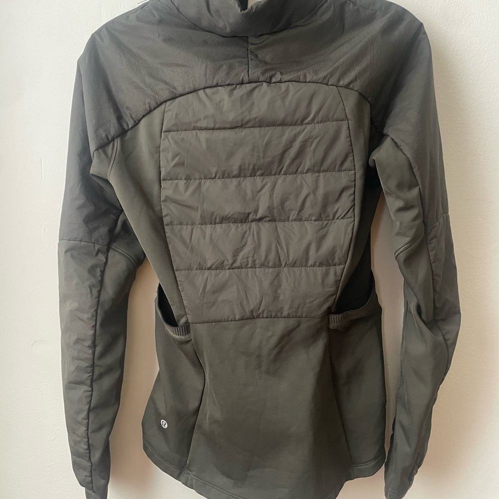 Lululemon down for it all pullover